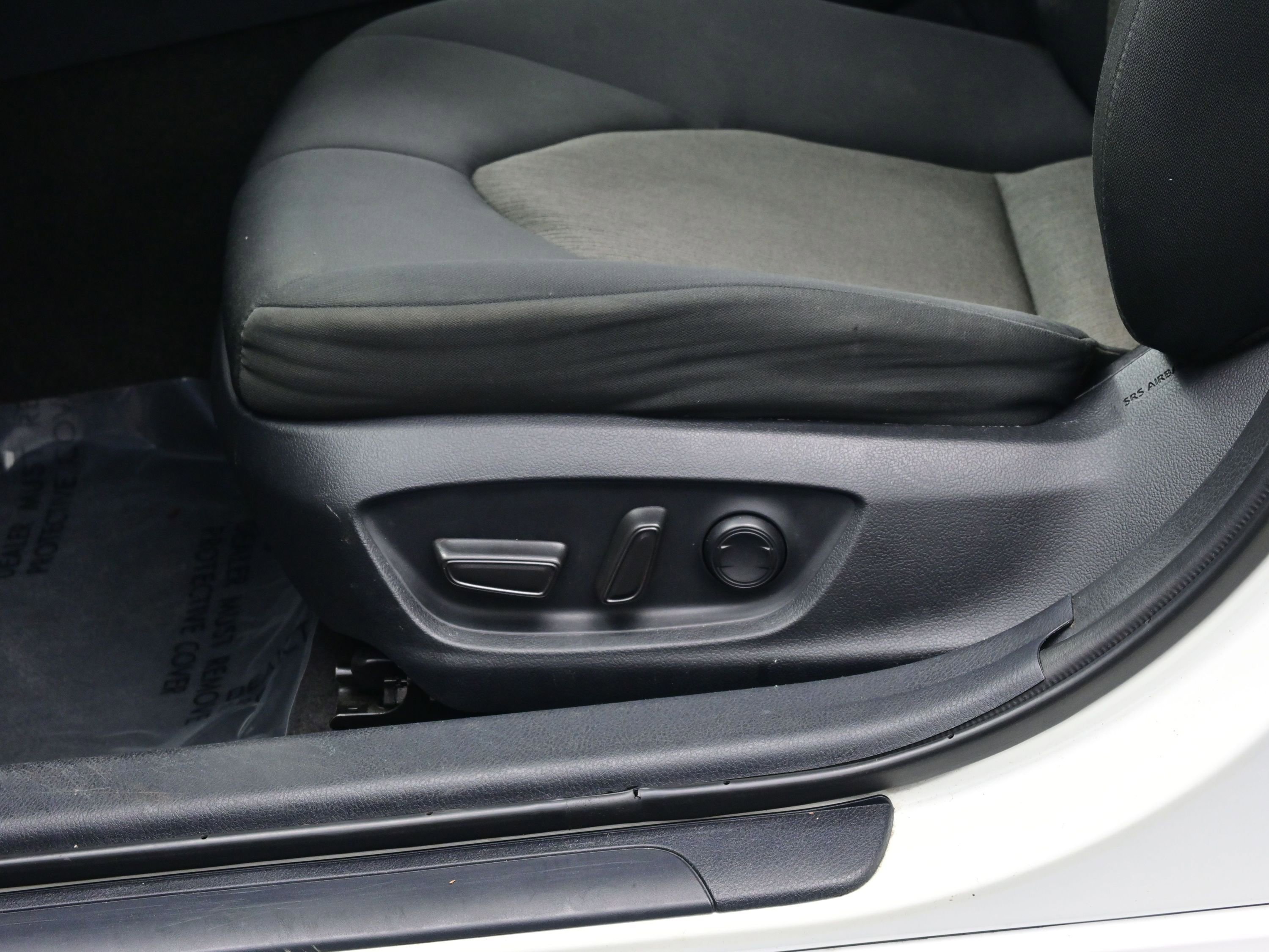 Used 2023 Toyota Camry LE image 11