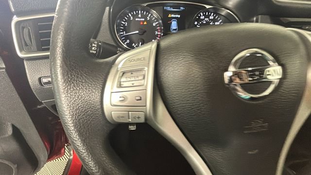 Used 2015 Nissan Rogue SV AWD/4WD image 16