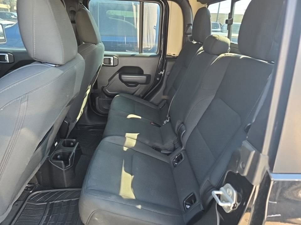 Used 2022 Jeep Gladiator Willys image 14