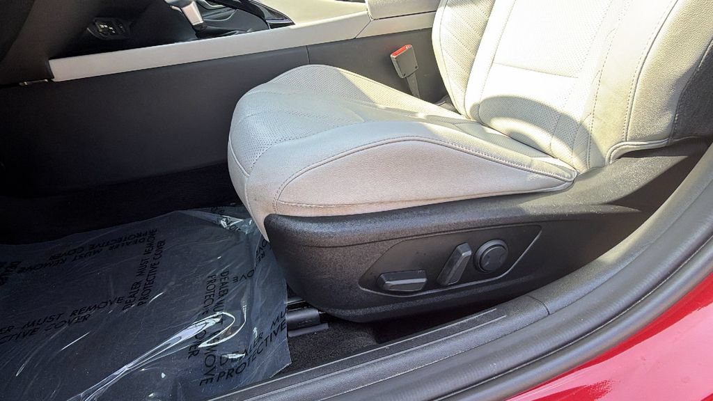 Used 2025 Hyundai Elantra Limited FWD image 22