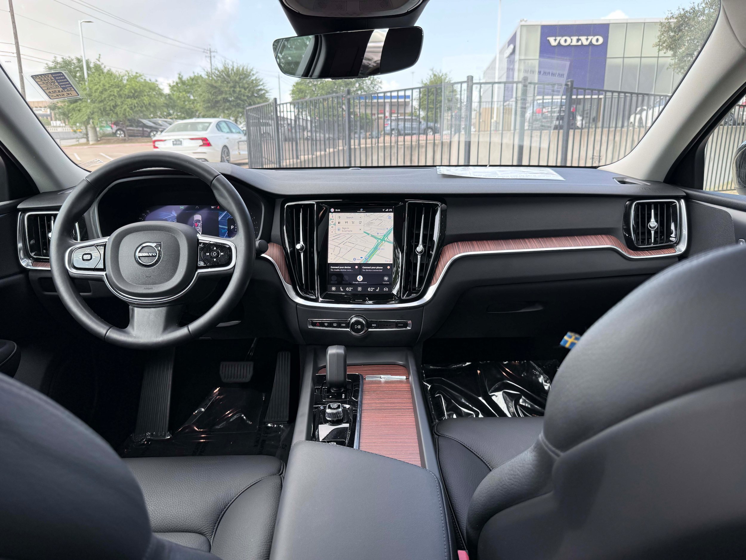 Certified 2025 Volvo S60 B5 Plus w/ Protection Package Premier FWD image 17