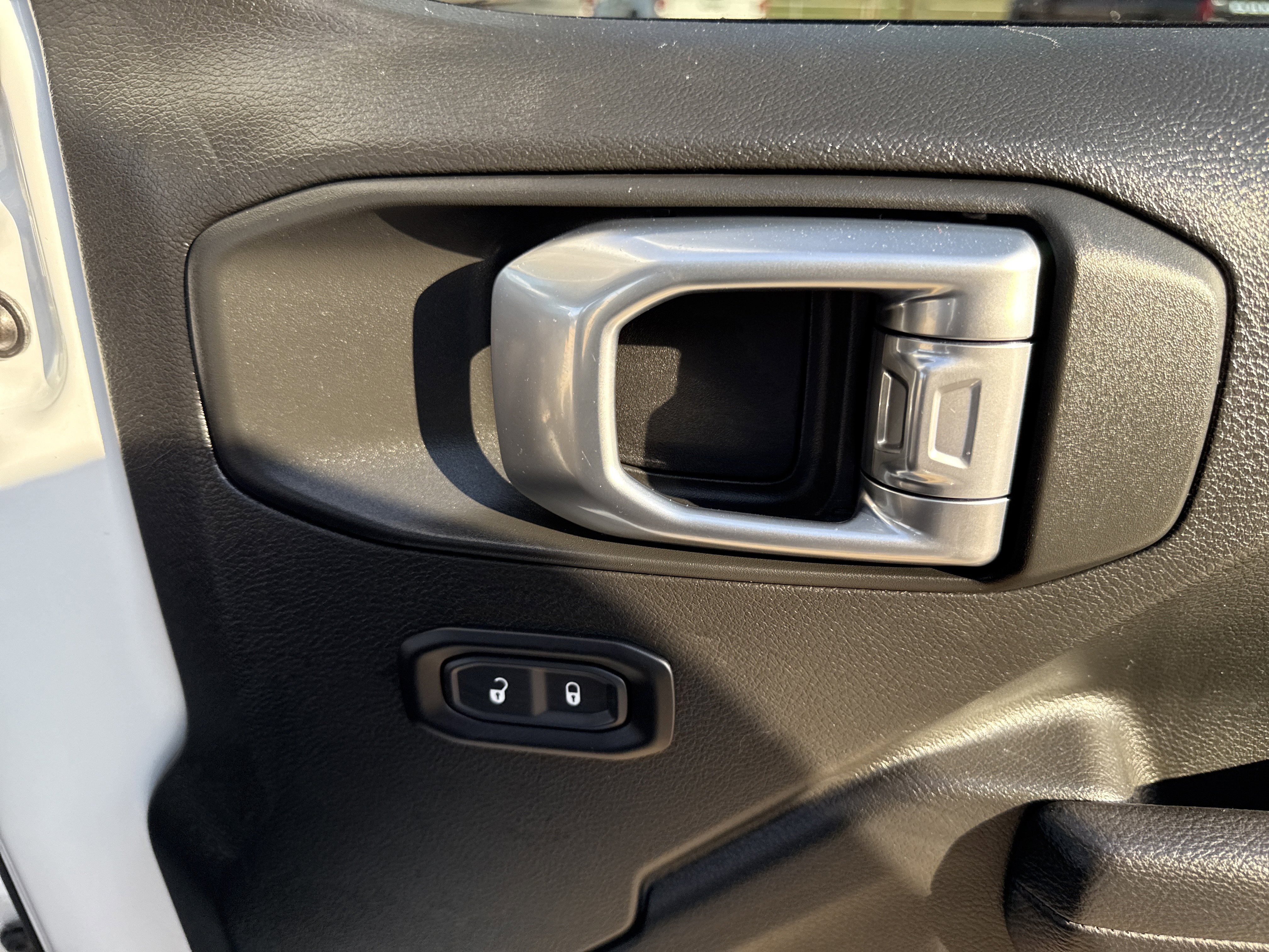 Used 2024 Jeep Gladiator Mojave w/ Safety Group image 26