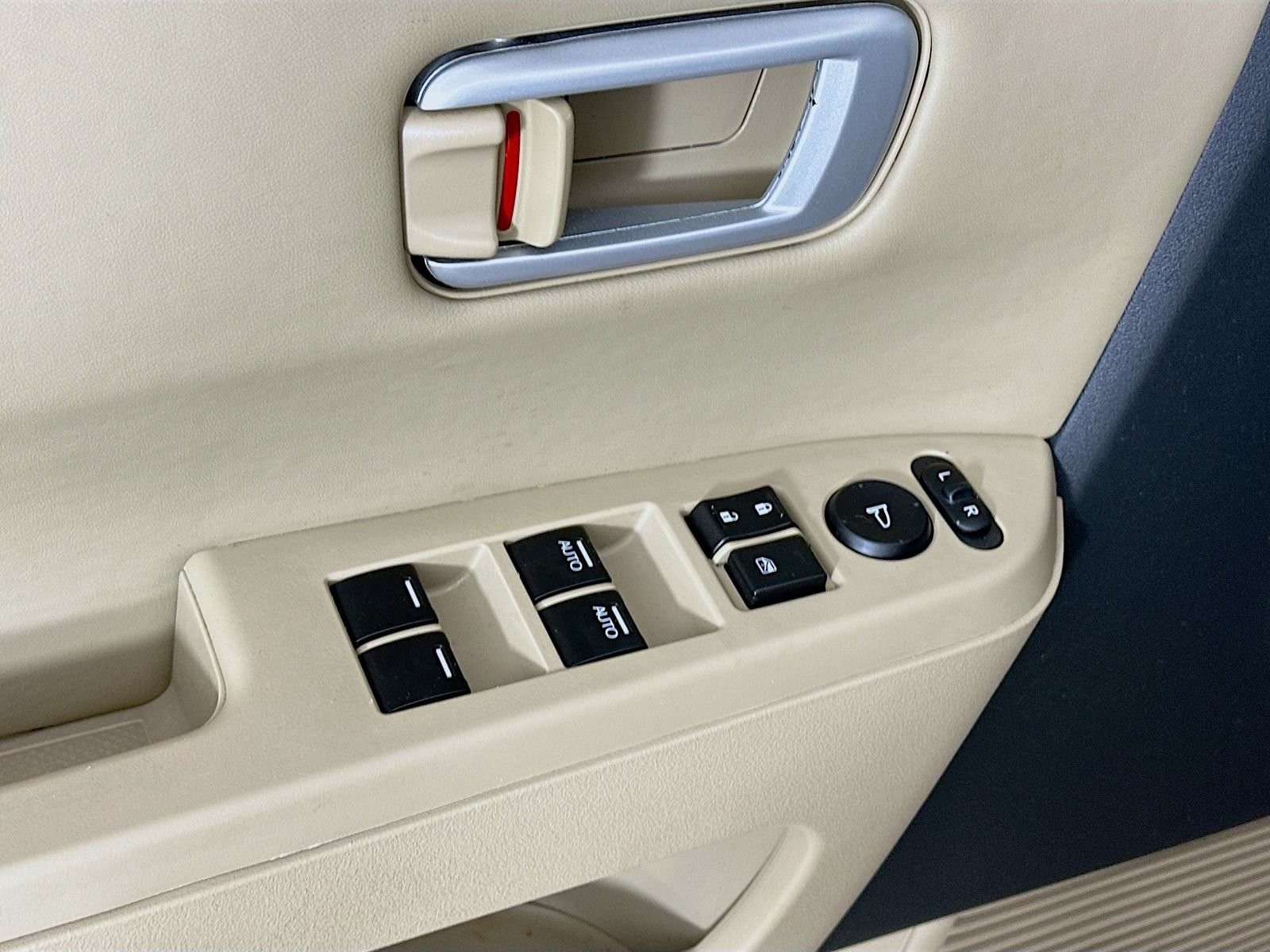 Used 2010 Honda Pilot EX-L image 17