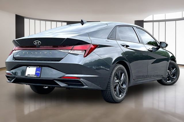 Used 2021 Hyundai Elantra SEL w/ Convenience Package image 6