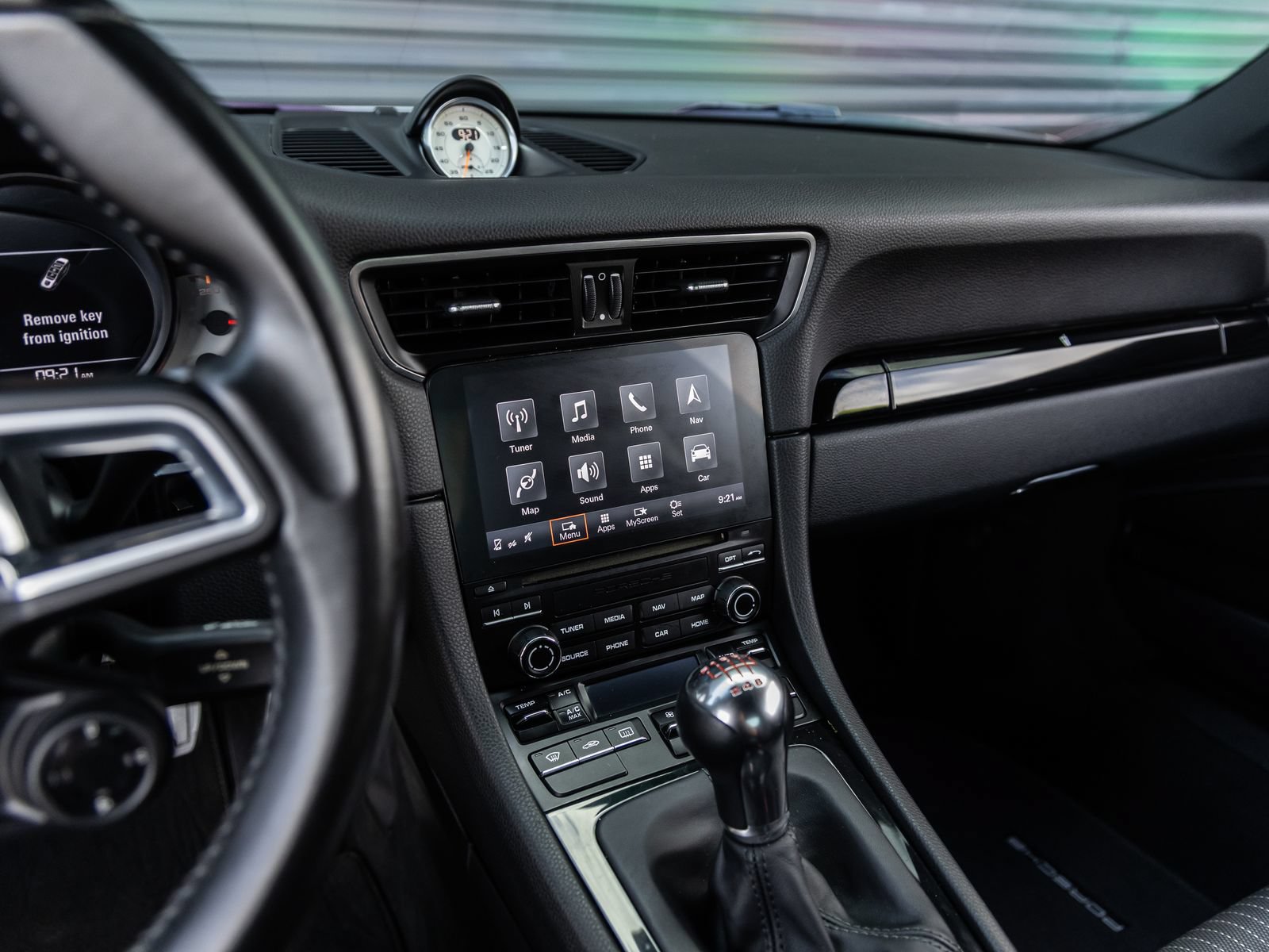 Certified 2018 Porsche 911 Carrera T RWD image 31