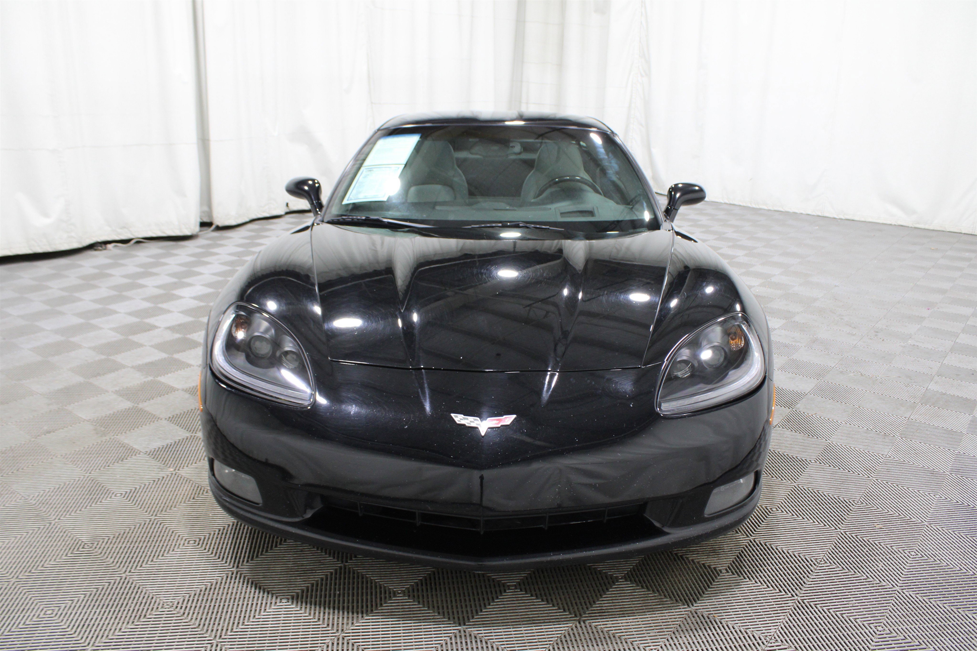 Used 2006 Chevrolet Corvette Coupe w/ Preferred Equipment Group image 27
