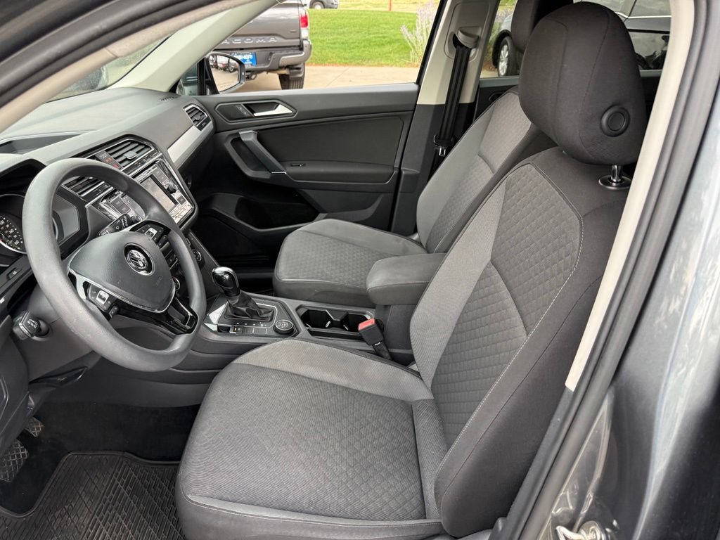 Used 2020 Volkswagen Tiguan S w/ 3rd Row Seat Package AWD/4WD image 11