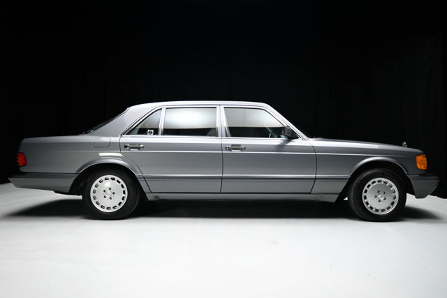 Used 1991 Mercedes-Benz 560 SEL image 2