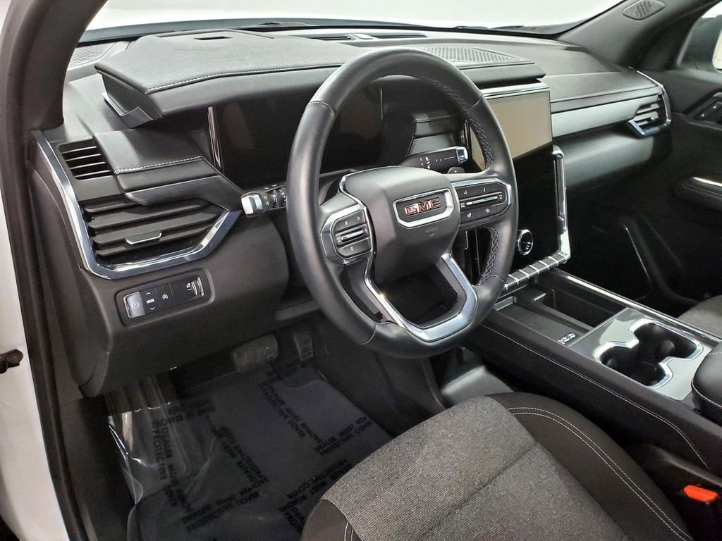 Used 2025 GMC Acadia Elevation image 10