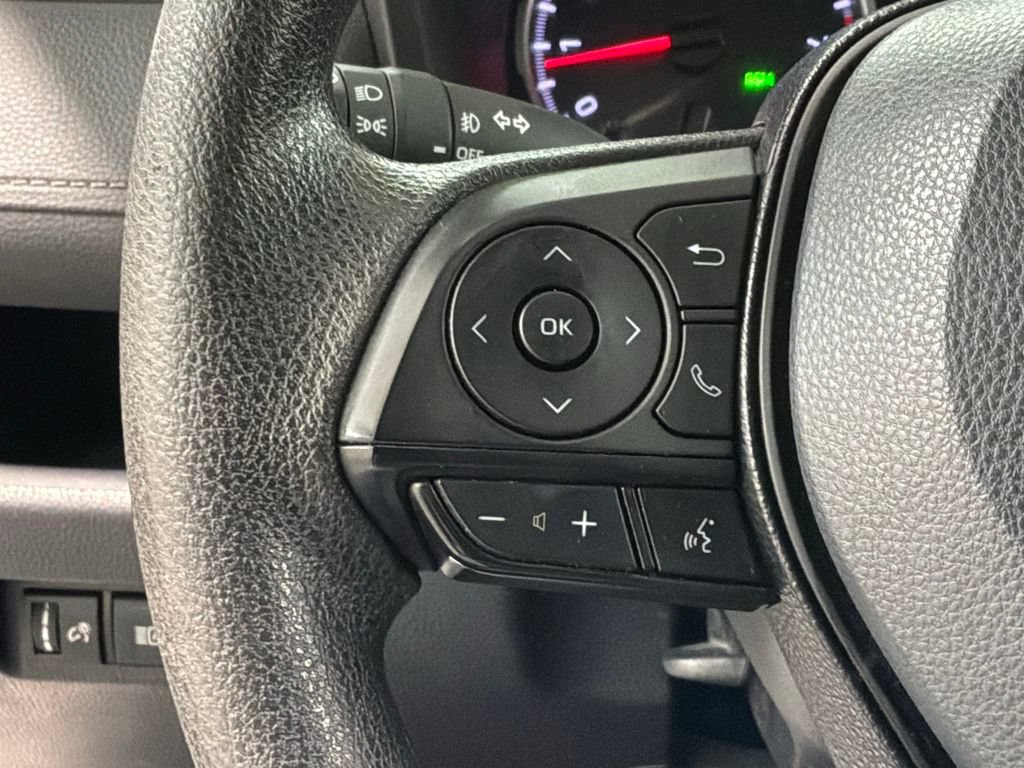 Used 2019 Toyota RAV4 XLE w/ Carpet Mat Package AWD/4WD image 9