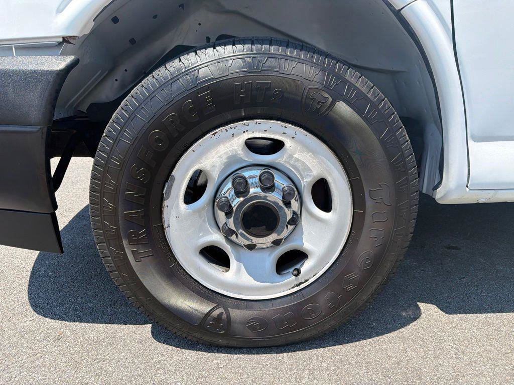 Used 2020 Chevrolet Express 2500 w/ Driver Convenience Package RWD image 9