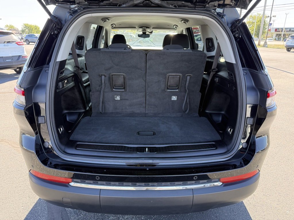 Used 2023 Jeep Grand Cherokee L Laredo image 20