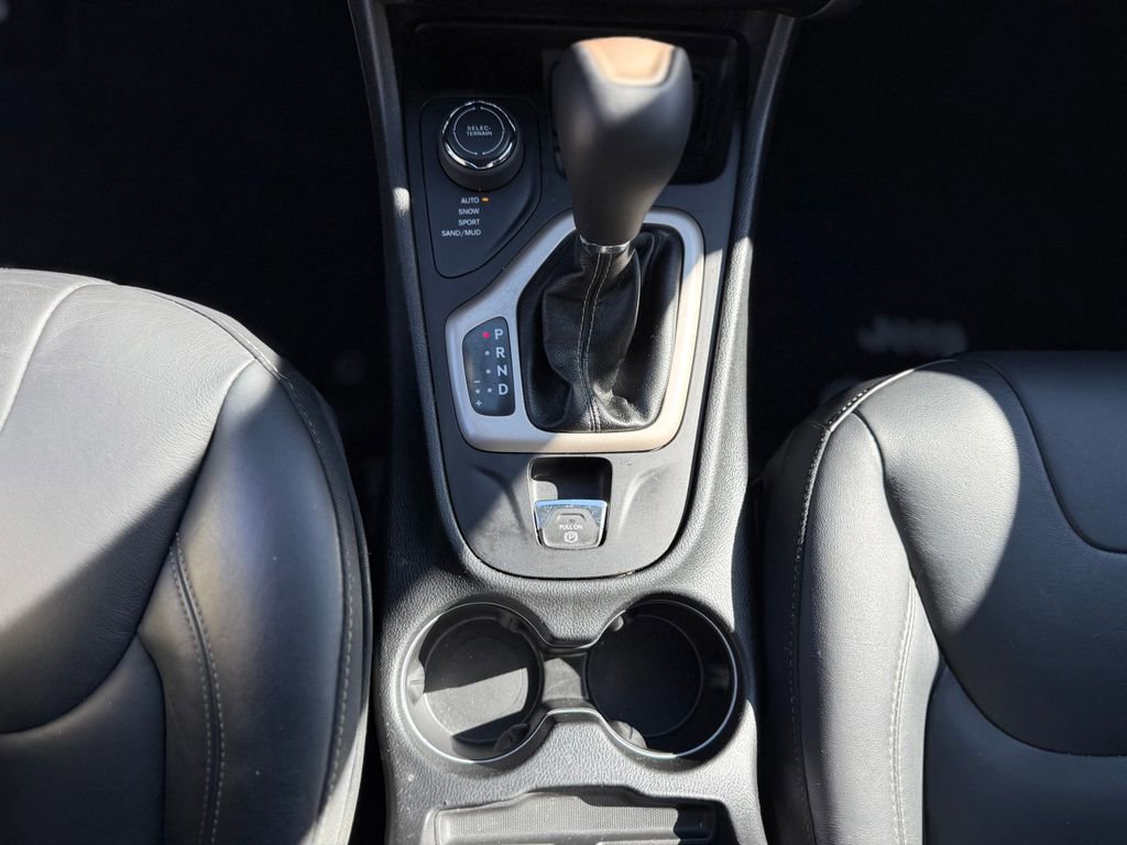 Used 2018 Jeep Cherokee Limited image 11