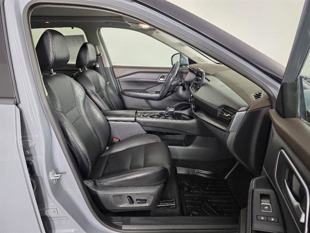 Used 2021 Nissan Rogue SL w/ Premium Package image 13