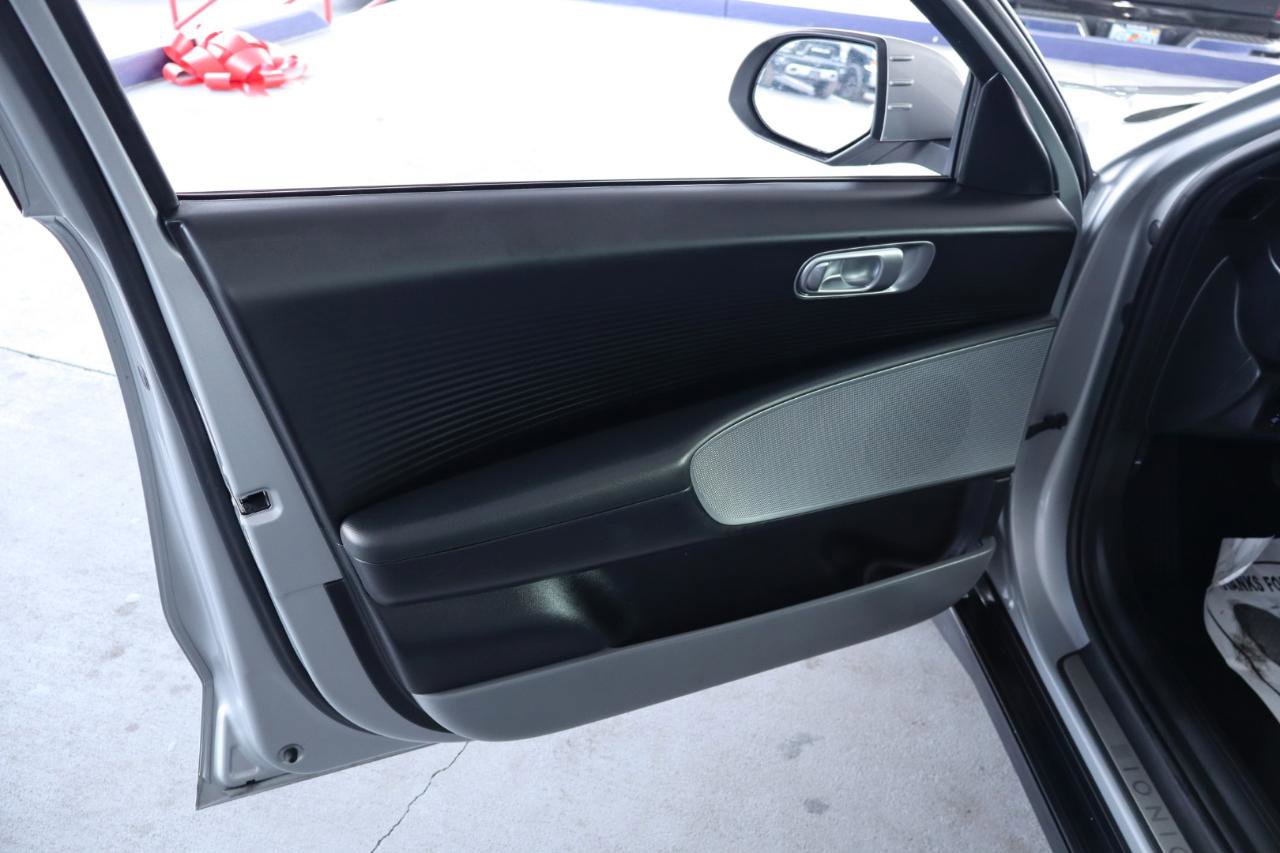 Used 2023 Hyundai Ioniq 6 SE image 12