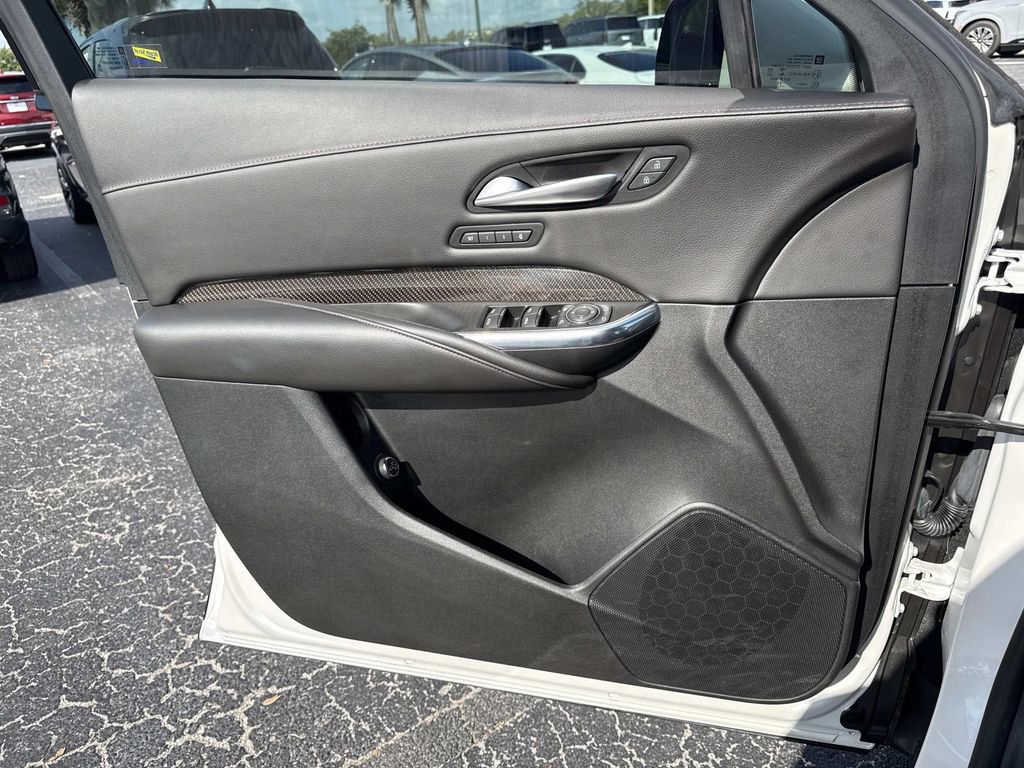 Certified 2023 Cadillac XT4 Sport FWD image 18