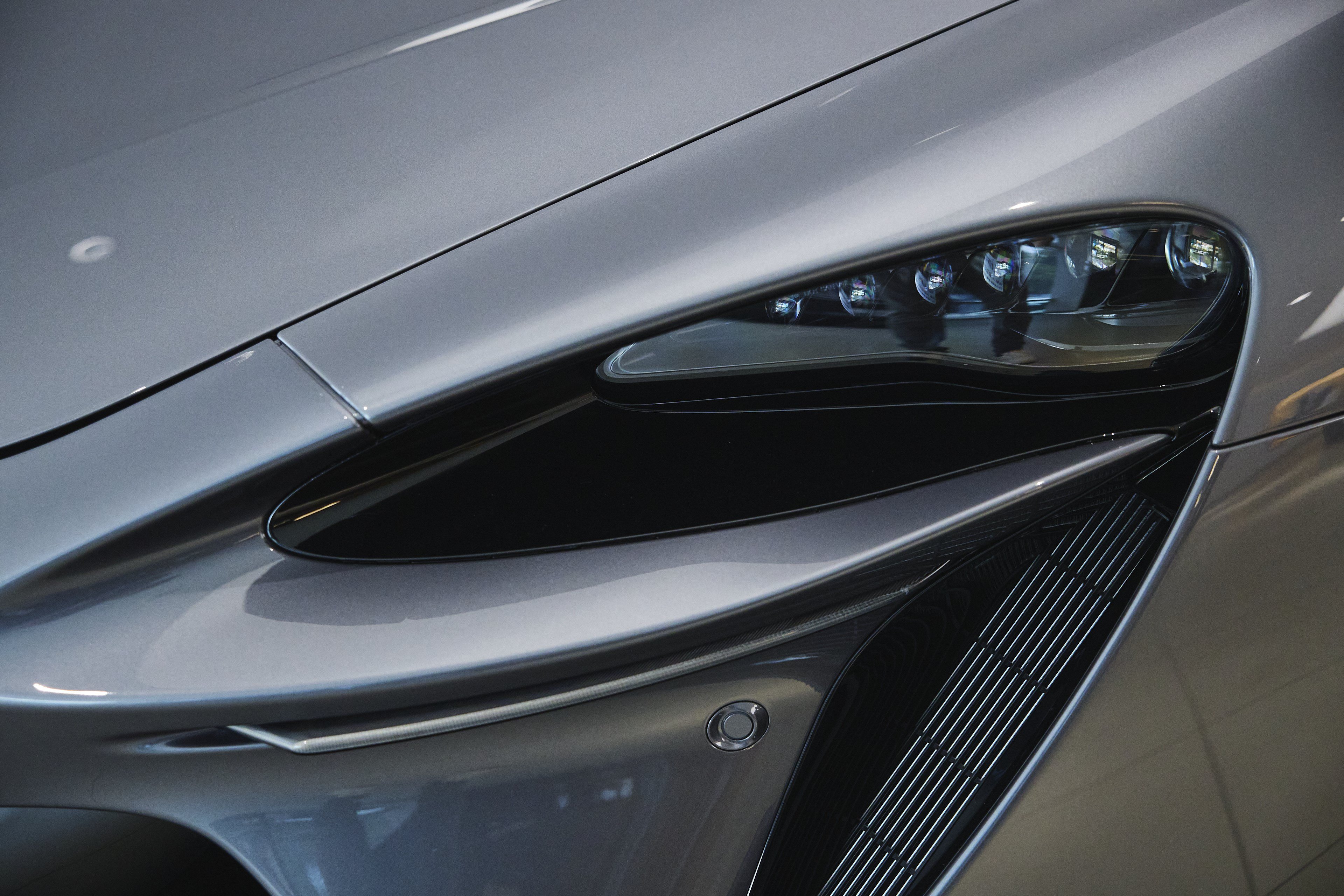 Used 2025 McLaren Artura Spider RWD image 26