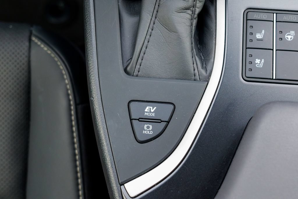 Used 2024 Lexus UX 250h F Sport AWD/4WD image 53