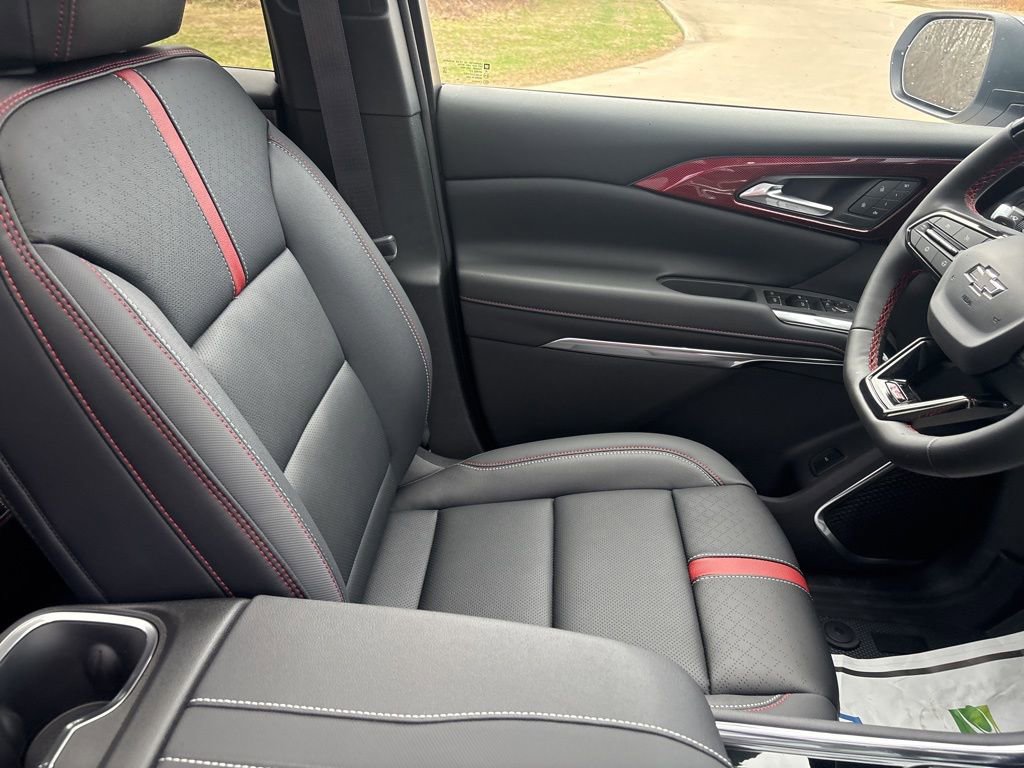 New 2026 Chevrolet Traverse RS w/ LPO, Floor Liner Package AWD/4WD image 42
