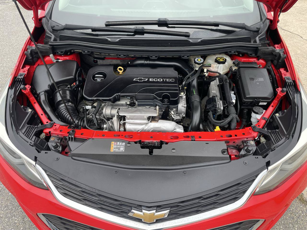 Used 2018 Chevrolet Cruze LT FWD image 23