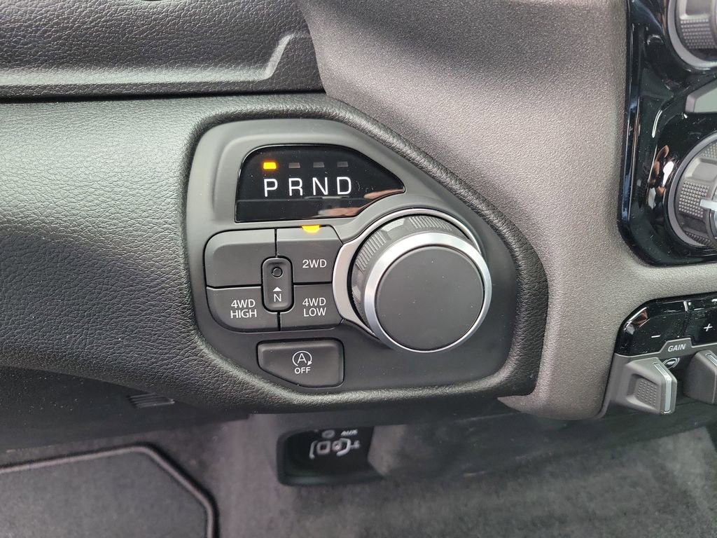 New 2026 RAM 1500 Express AWD/4WD image 19