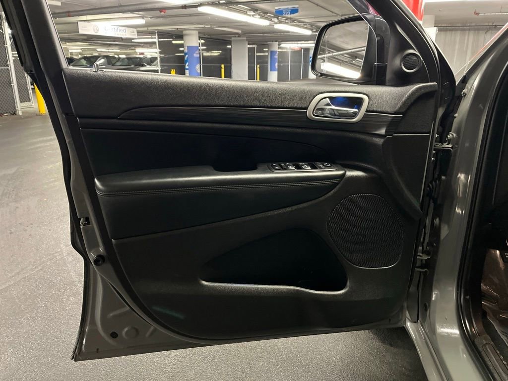 Used 2020 Jeep Grand Cherokee Altitude image 16