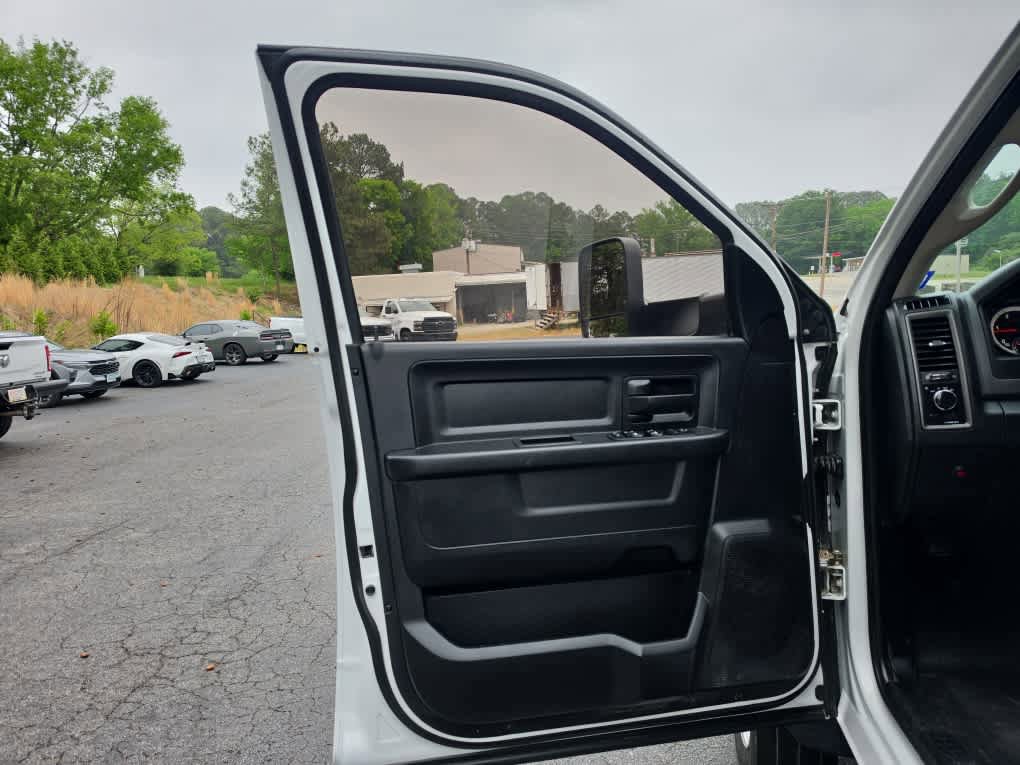 Used 2015 RAM 5500 Tradesman w/ Ambulance Prep Group RWD image 15