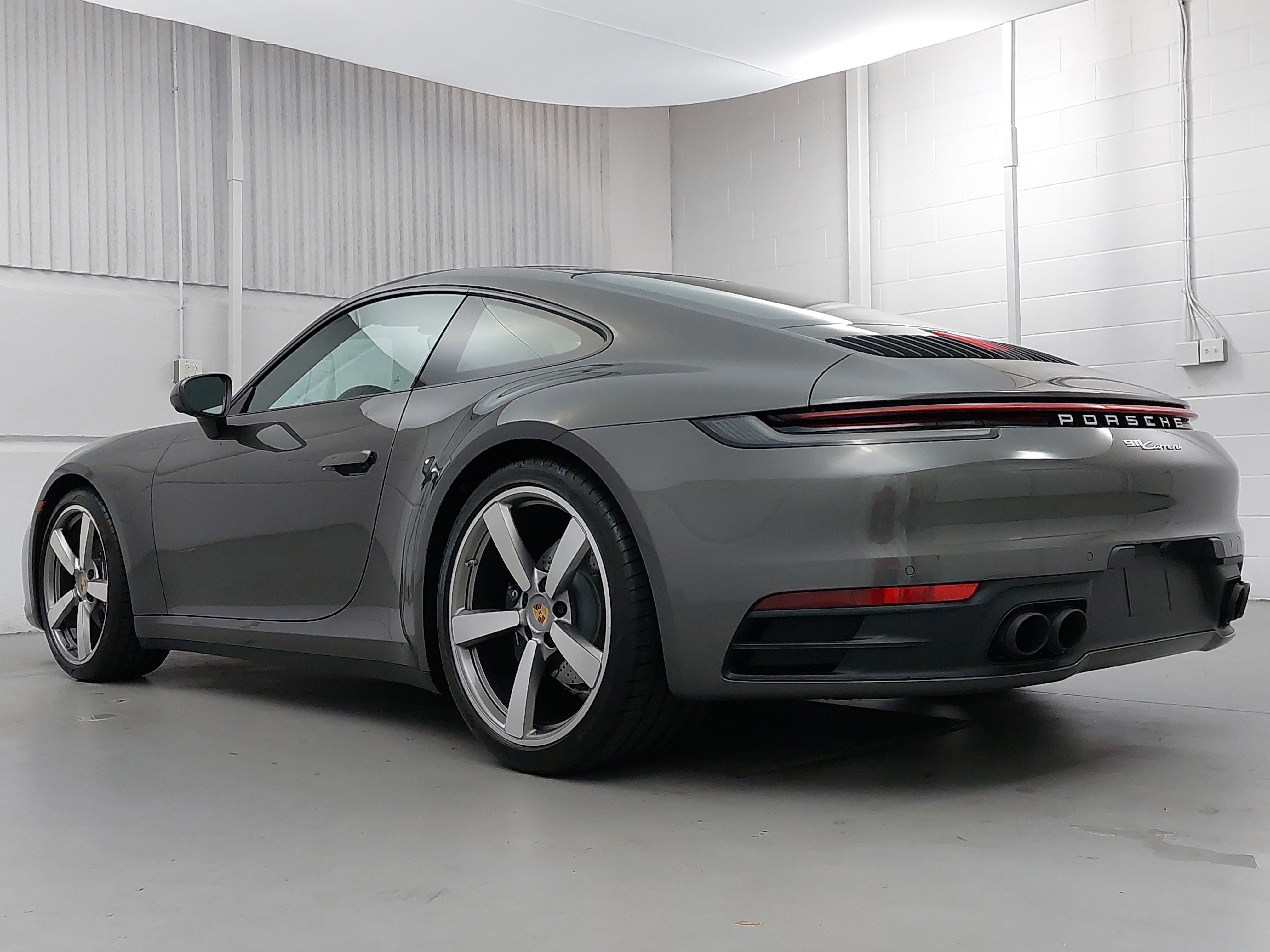 Used 2023 Porsche 911 Carrera image 3