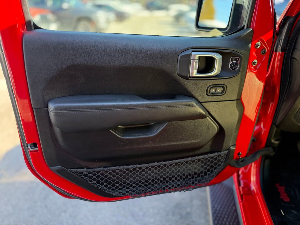Used 2020 Jeep Wrangler Unlimited Sahara image 21