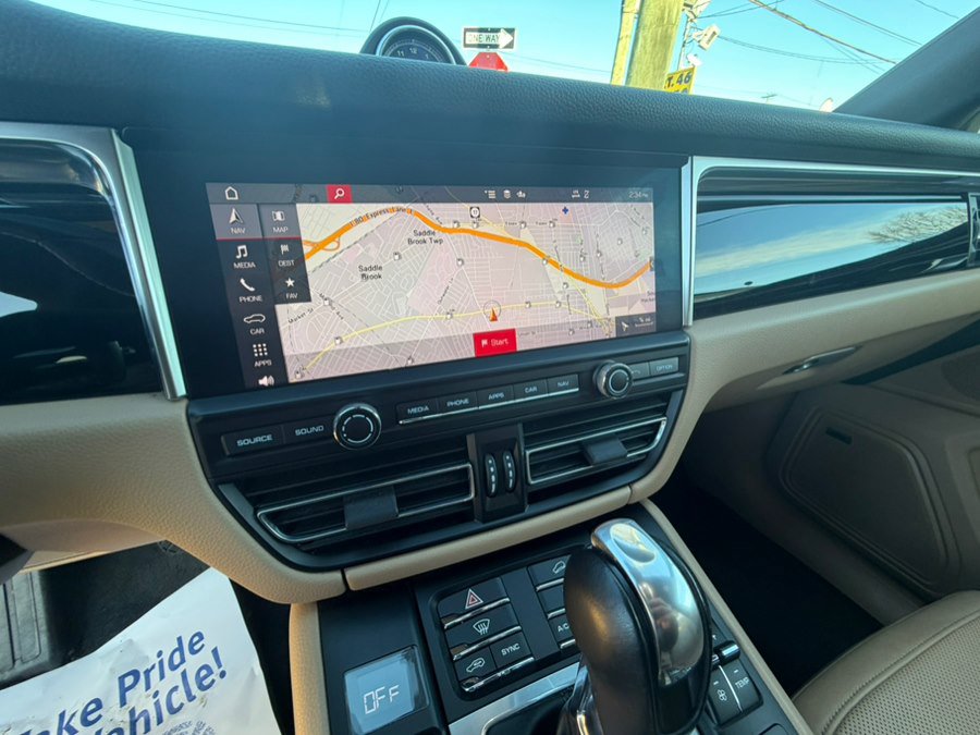 Used 2020 Porsche Macan image 11
