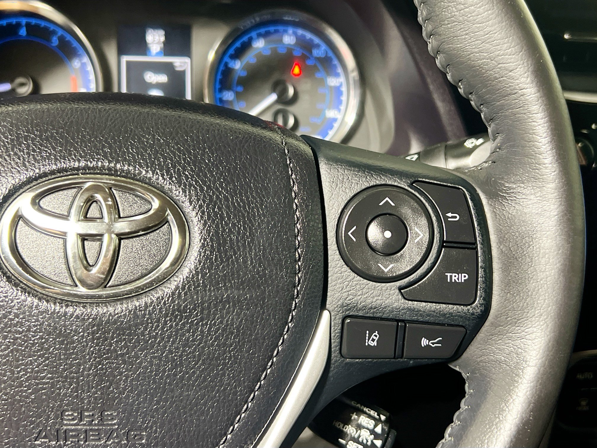 Used 2017 Toyota Corolla XSE FWD image 19