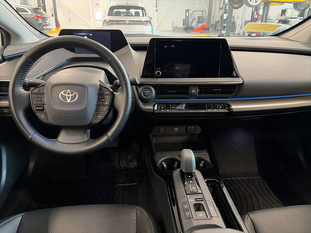 Used 2024 Toyota Prius XLE AWD/4WD image 12