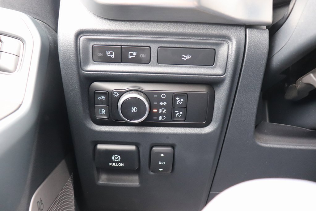 Used 2023 Ford F150 Lariat w/ Trailer Tow Package image 33