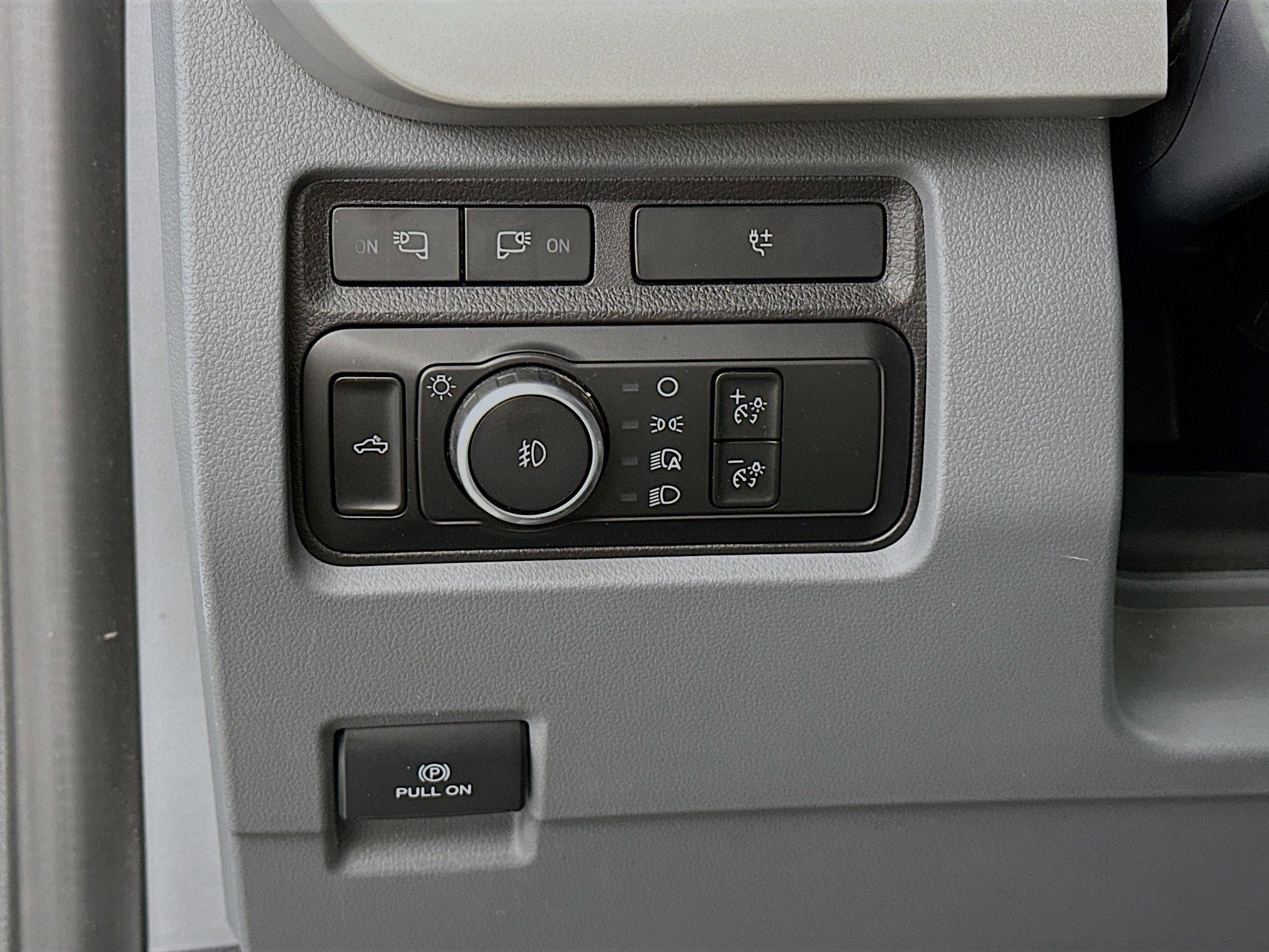 Used 2024 Ford F350 XLT w/ 360-Degree Camera Package image 10