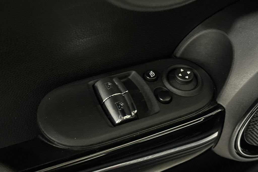 Certified 2024 MINI Cooper S w/ Signature Upholstery Package FWD image 12