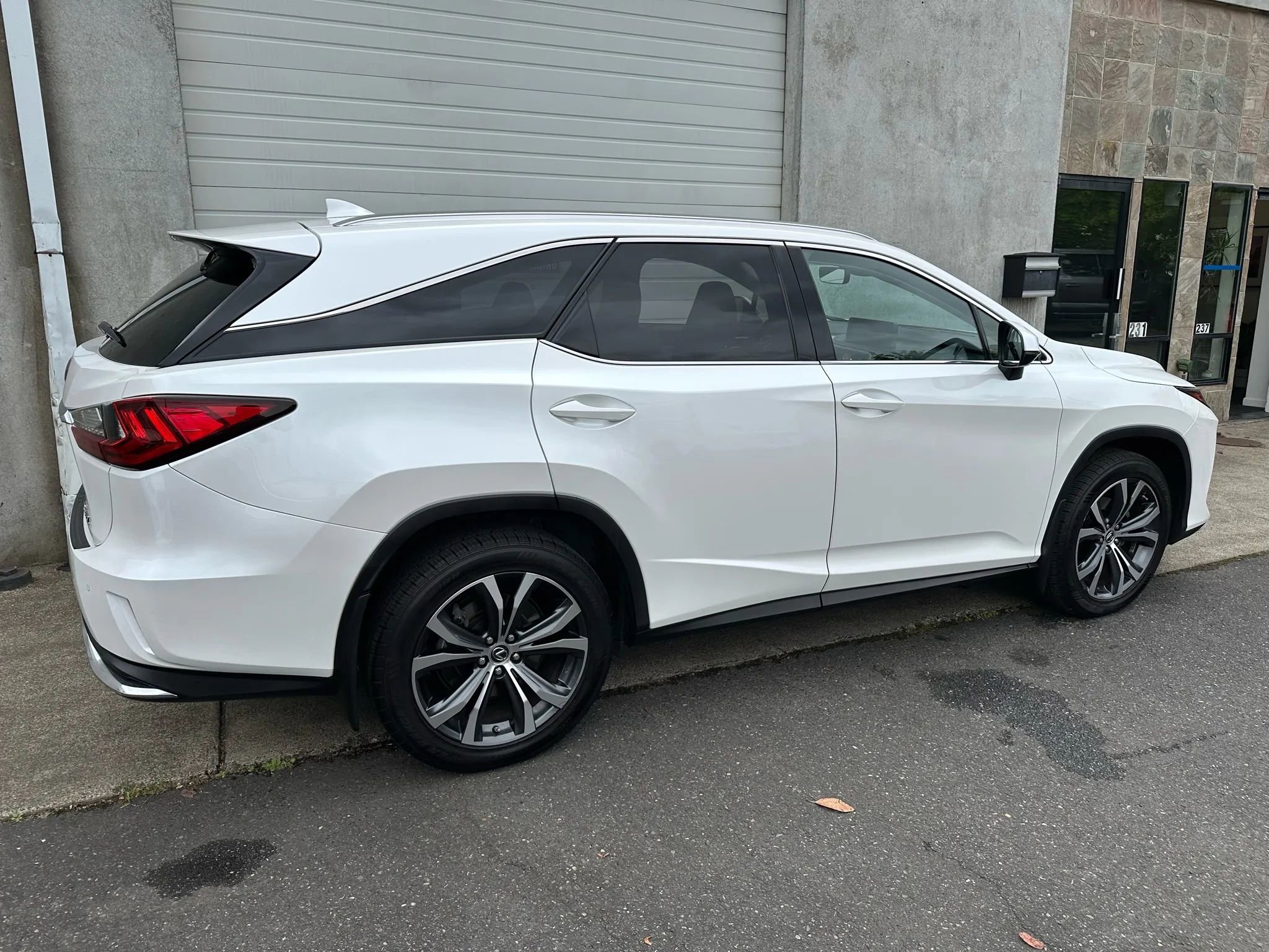 Used 2021 Lexus RX 350L Premium image 5