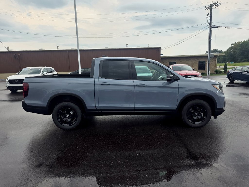 New 2026 Honda Ridgeline Black Edition image 2