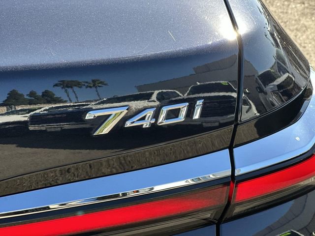 Used 2024 BMW 740i image 32