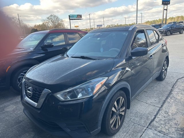 Used 2020 Nissan Kicks SV image 2