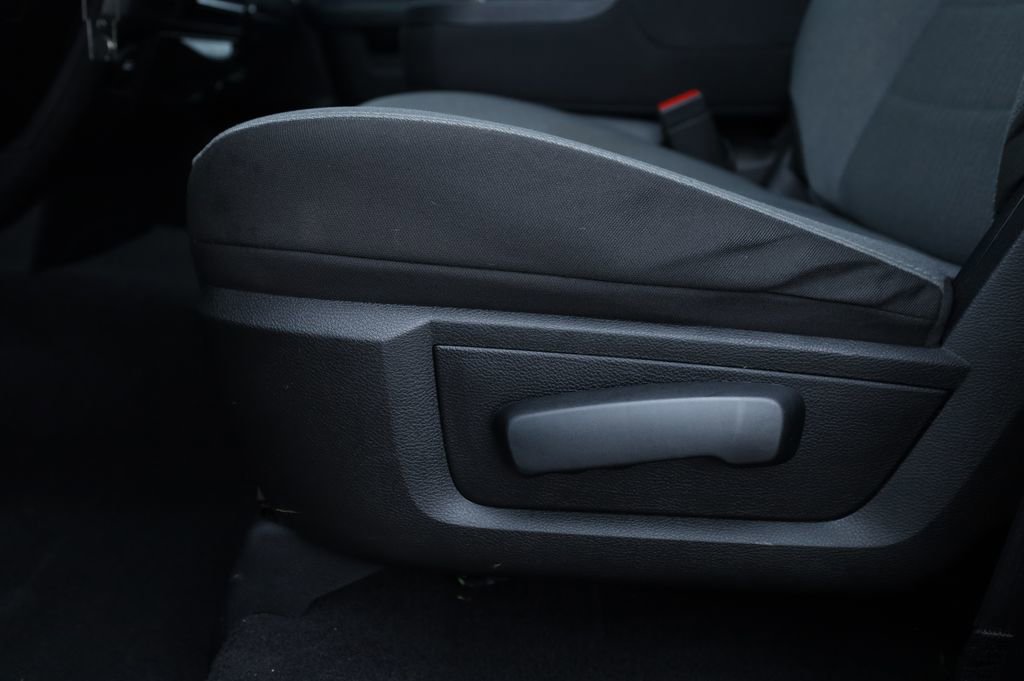 Used 2024 RAM 1500 Classic SLT image 18