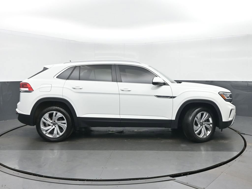 Used 2020 Volkswagen Atlas Cross Sport SEL image 2