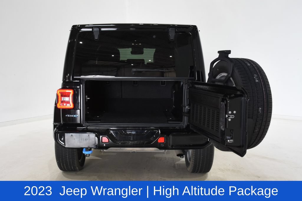 Used 2023 Jeep Wrangler Unlimited Sahara AWD/4WD image 6