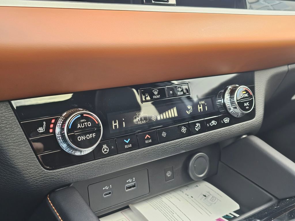 New 2025 Mitsubishi Outlander SEL image 21