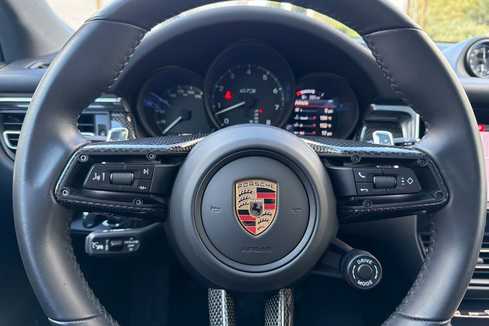 Used 2025 Porsche Macan GTS image 31