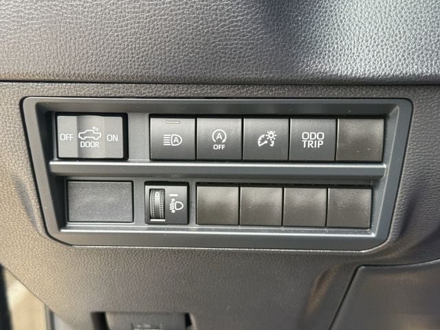Used 2025 Toyota Tundra SR5 AWD/4WD image 25