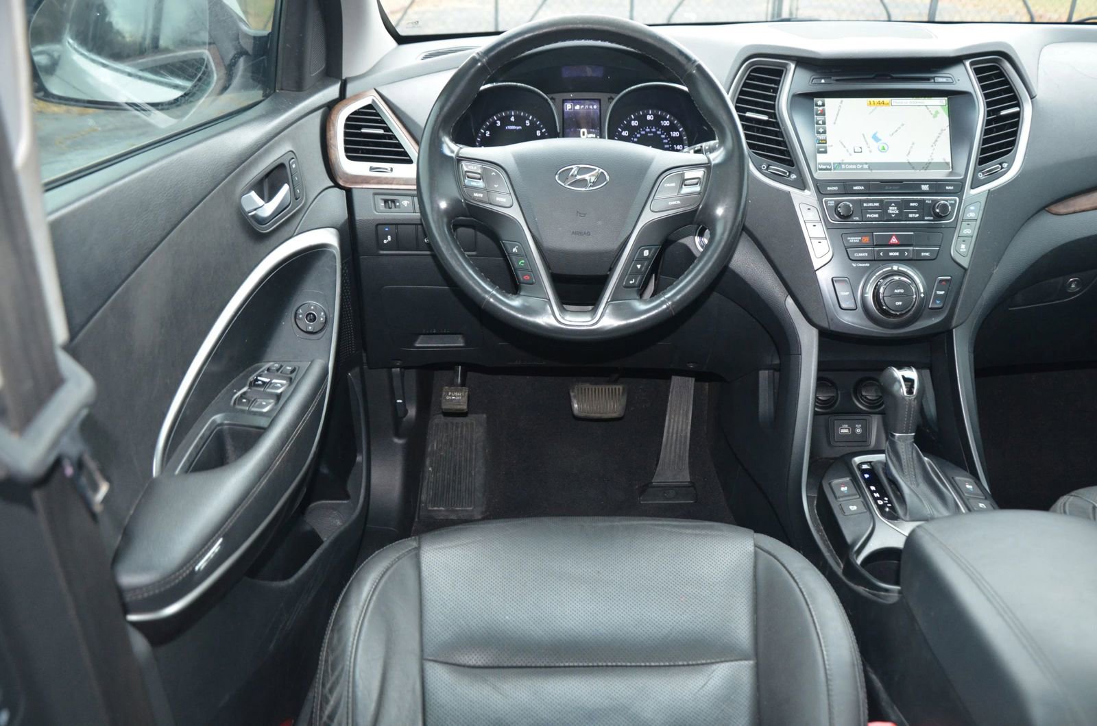 Used 2017 Hyundai Santa Fe Limited image 30