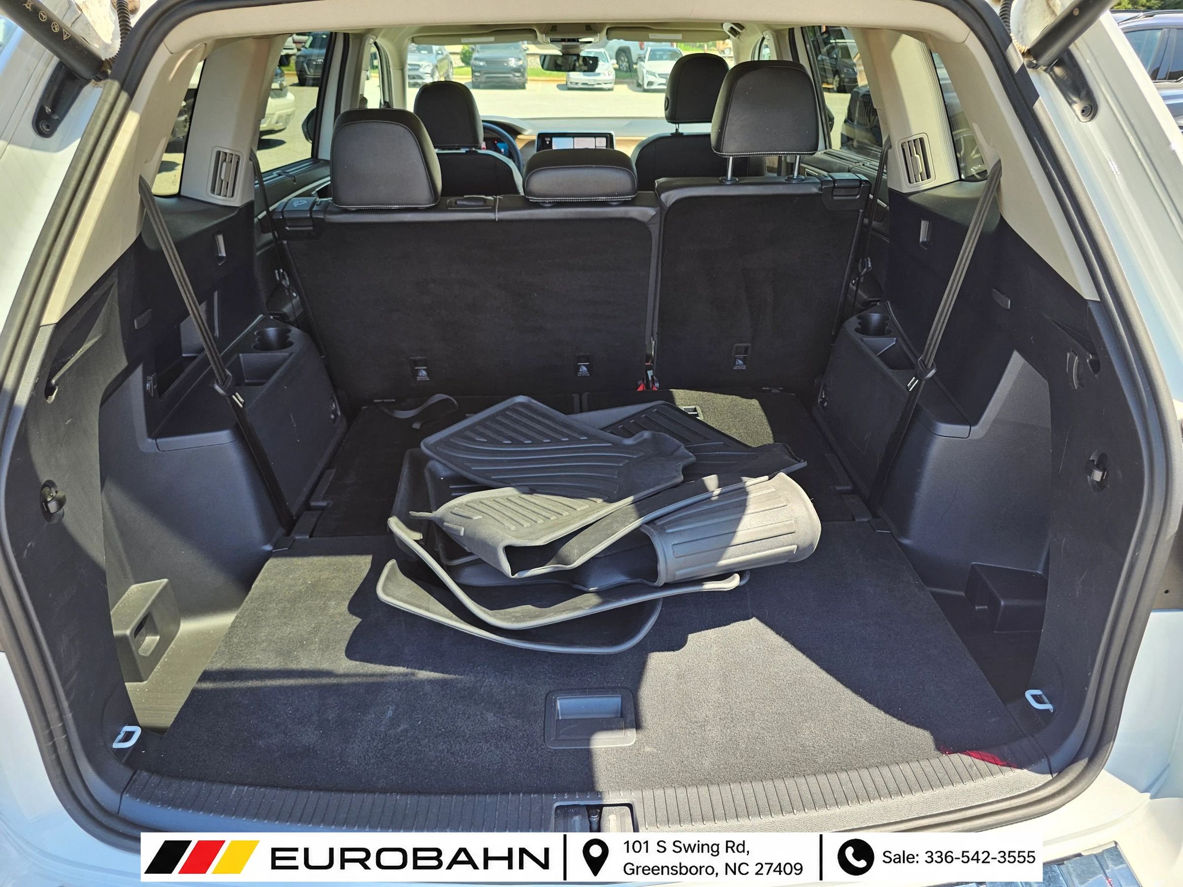 Used 2024 Volkswagen Atlas SE w/ Panoramic Sunroof Package FWD image 33
