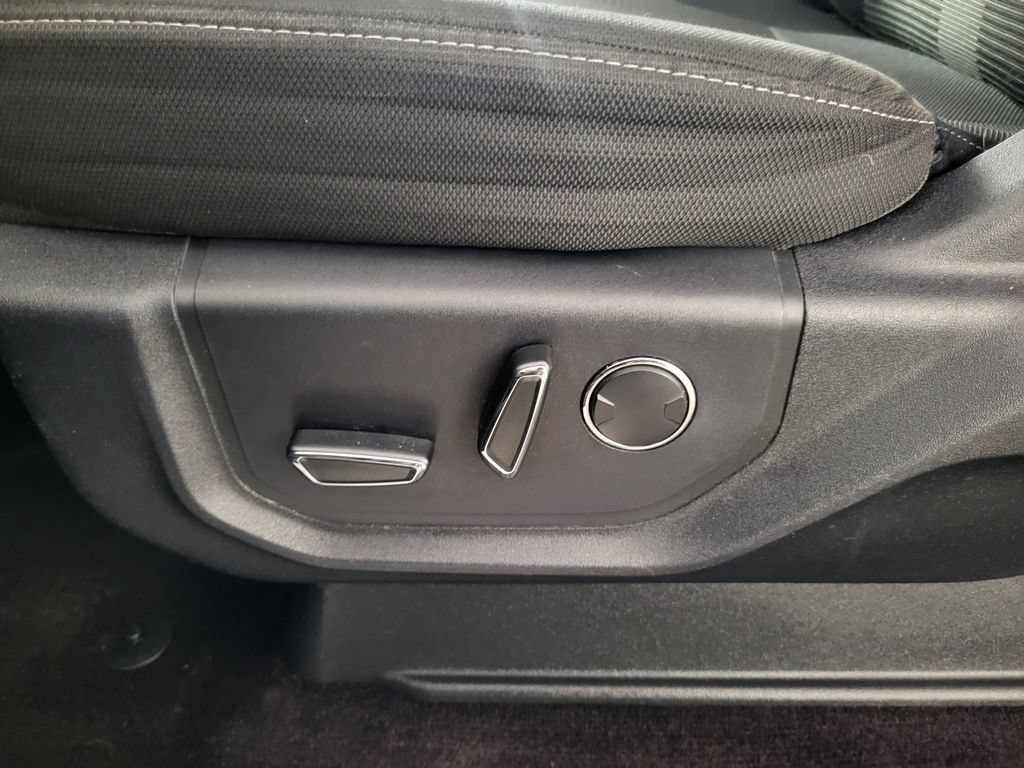 Used 2016 Ford F150 XLT w/ Equipment Group 302A Luxury RWD image 13