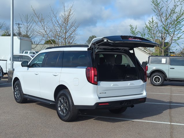 Used 2025 Ford Expedition Active RWD image 10