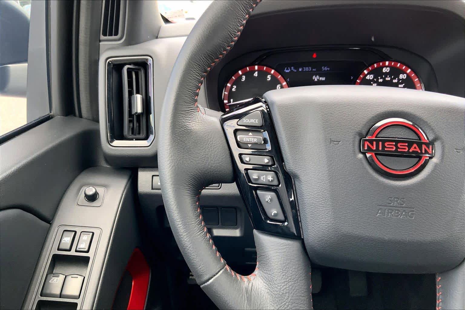 Used 2025 Nissan Frontier Pro-X image 24